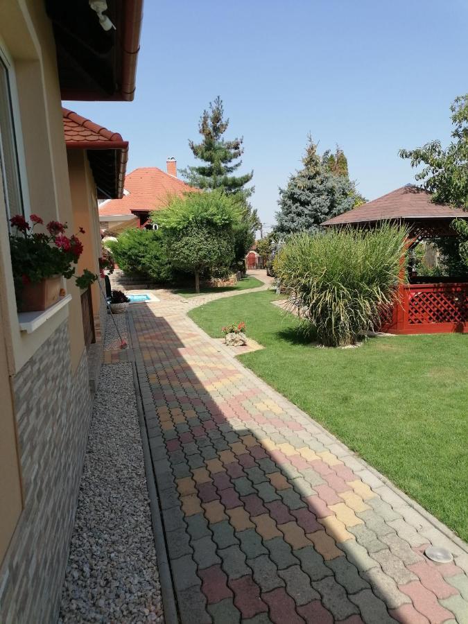 Kaktuszvirag Apartmanhaz Hajdúszoboszló المظهر الخارجي الصورة