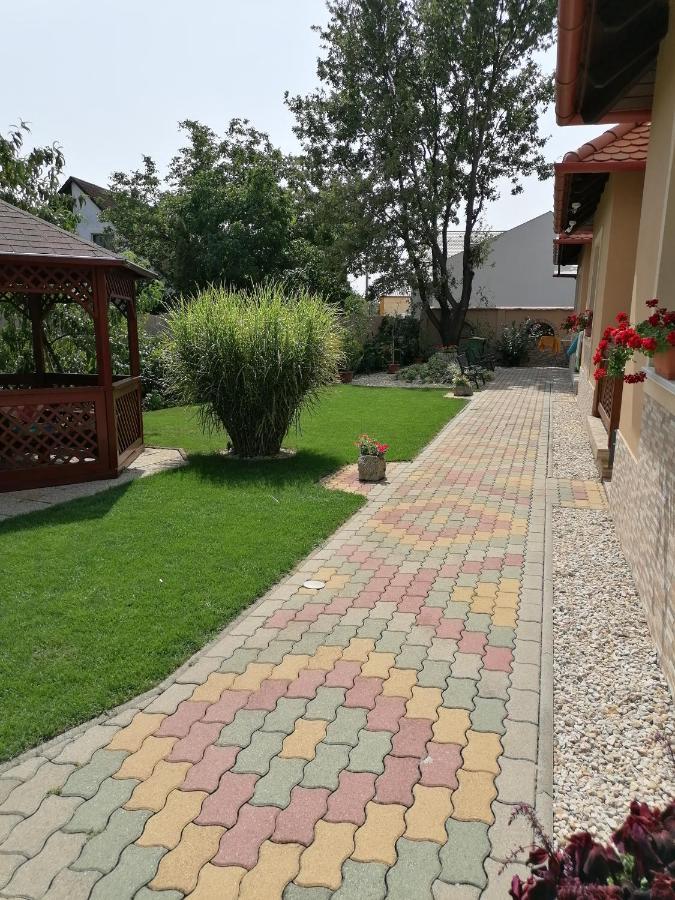 Kaktuszvirag Apartmanhaz Hajdúszoboszló المظهر الخارجي الصورة