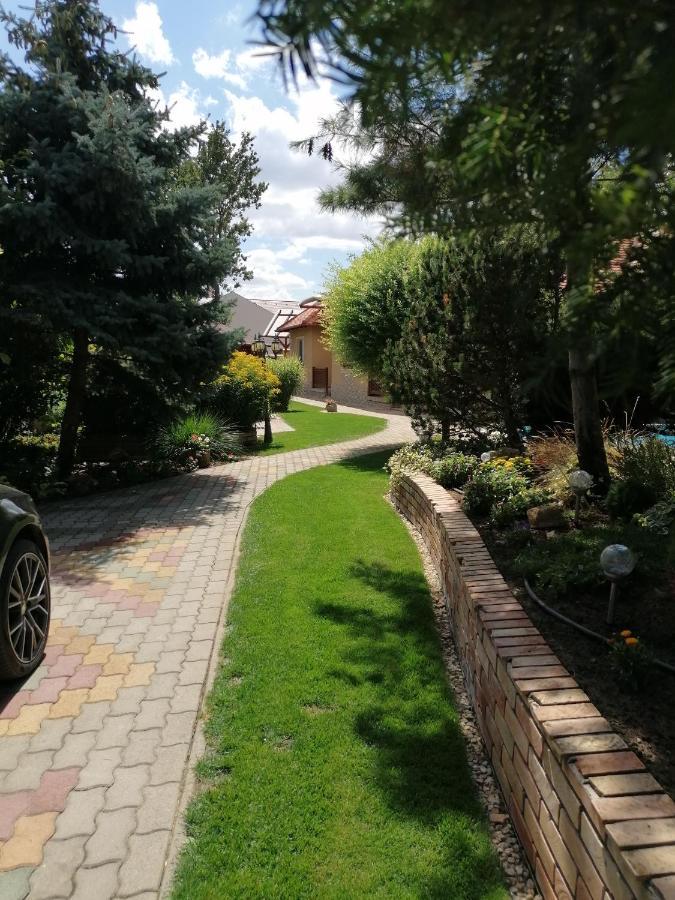 Kaktuszvirag Apartmanhaz Hajdúszoboszló المظهر الخارجي الصورة