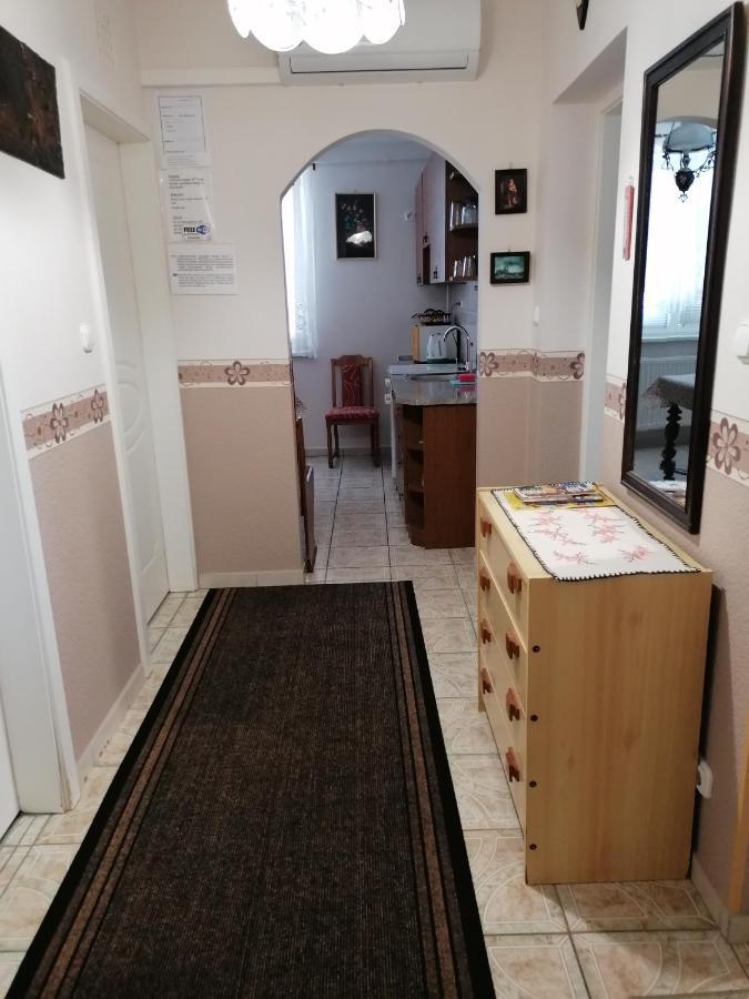 Kaktuszvirag Apartmanhaz Hajdúszoboszló المظهر الخارجي الصورة