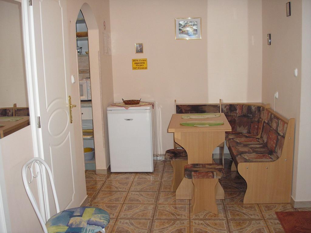 Kaktuszvirag Apartmanhaz Hajdúszoboszló الغرفة الصورة